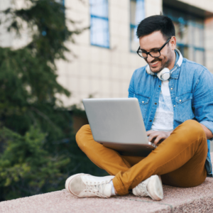 Freelance Success For Artists: A Quick & Easy Guide
